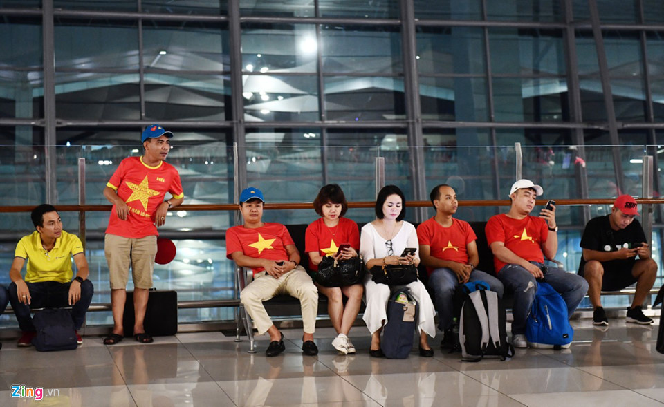 cdv viet nam met moi cho chuyen bay ve nuoc sau tran ban ket asiad