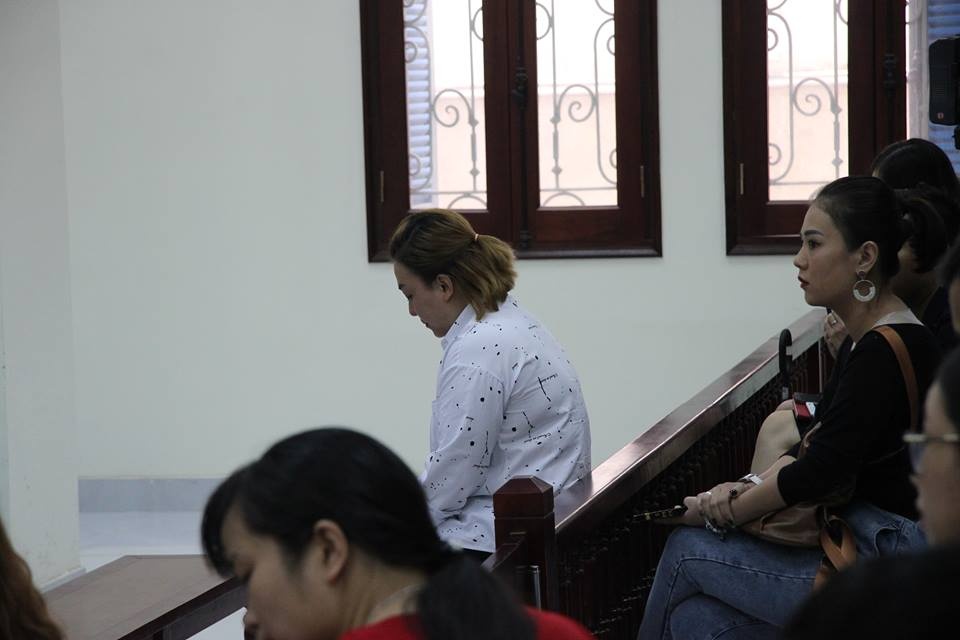 bo de cung me ke bao hanh con trai 10 tuoi o ha noi me ke lien tuc cui mat