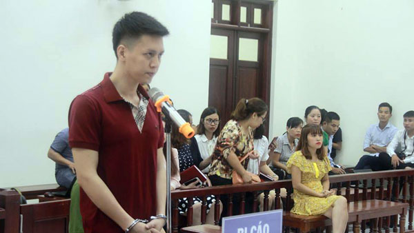 bo va me ke hanh ha con trao nuoc mat doc cao trang