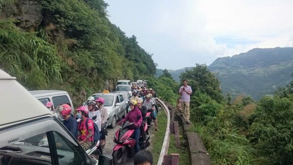 du khach un un keo ve dip nghi le quoc khanh hang loat dia diem du lich that thu
