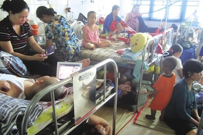 hoa ho ng cho ba c si va ganh nang cua benh nhan