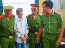 Vì chiếc quần lạ, xuống tay giết vợ hờ