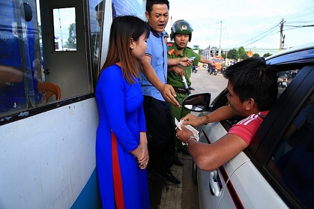 tai xe tiep tuc dung tien xu va tien le vay tram bot bien hoa