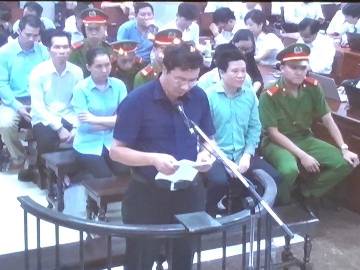 truc tiep phien toa vu an ha van tham chieu 199 cuu tgd cong ty trung dung khong biet gi khoan vay 500 ty