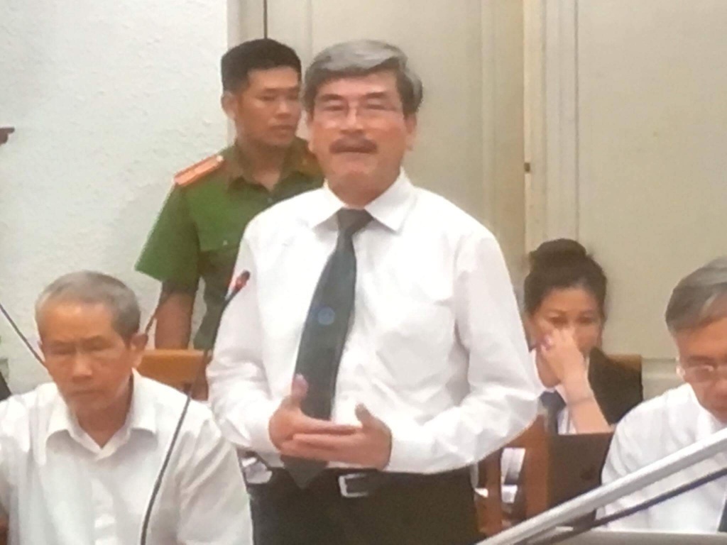truc tiep phien toa vu an ha van tham chieu 229 ba phan phai chiu trach nhiem voi khoan vay trung dung
