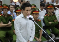 hang chuc nha dan mong manh ben mieng thuy than