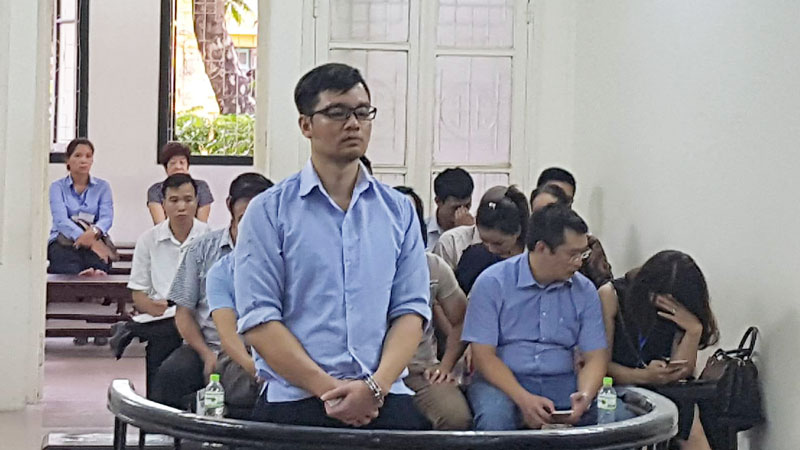 bi cao trom xe vang tim cach tu van truoc vanh mong ngua