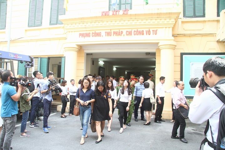 phien toa vu an ha van tham ngay 299 nguyen xuan son bi tuyen tu hinh chung than cho ha van tham