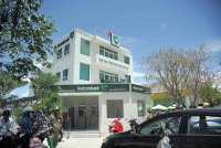 nhan chung ke lai phut doi mat voi ten cuop ngan hang