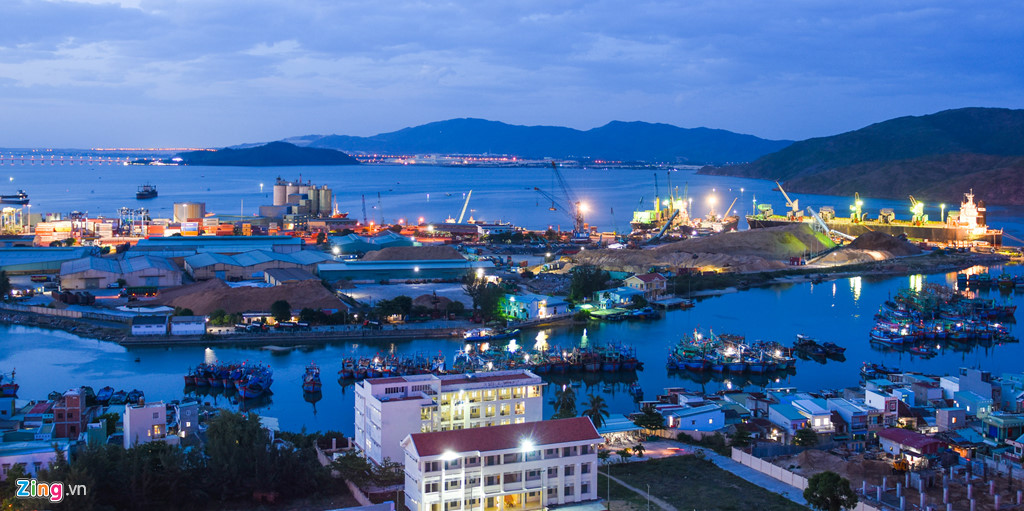 toan canh cang quy nhon noi sai pham hang loat khi co phan hoa