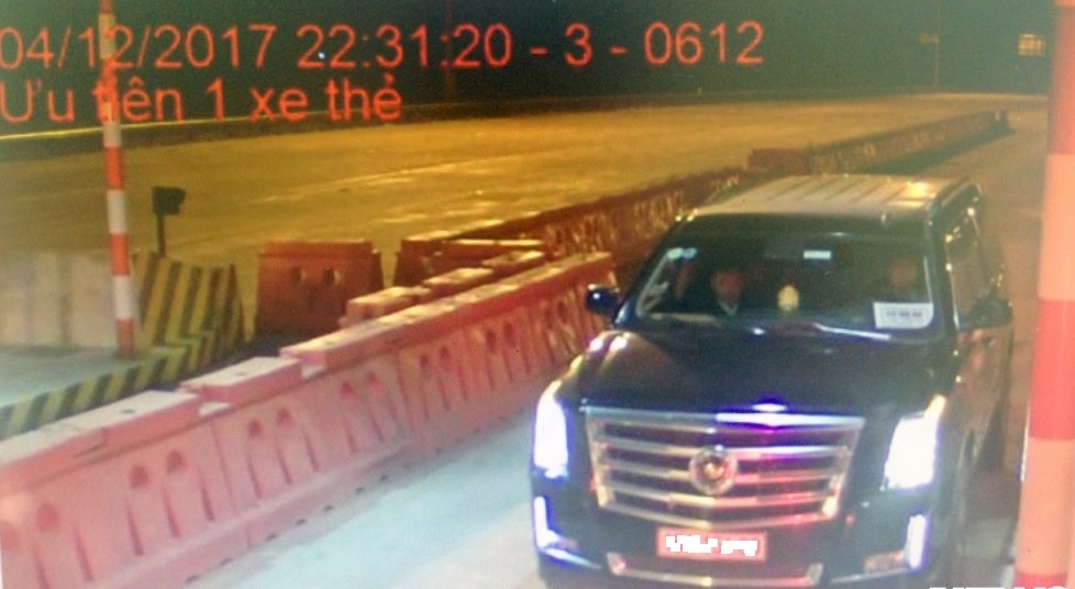 tu vu xe cadillac gan bien xe ho de tron phi truong hop nao duoc mien phi duong bo