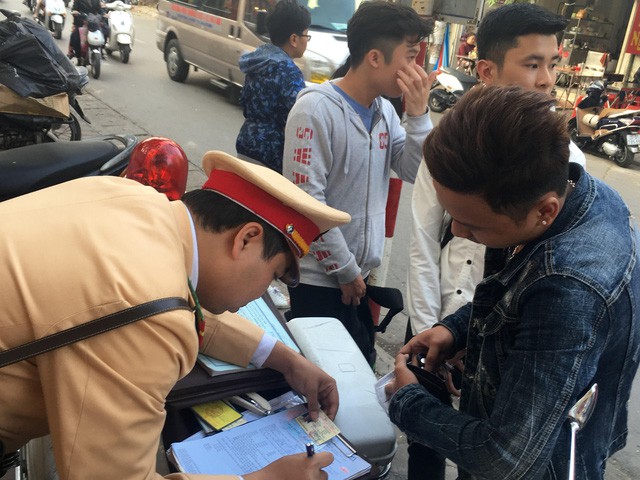 csgt se truc tiep tru diem nguoi vi pham ngay tren bang lai