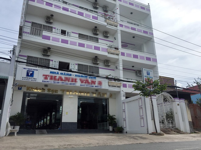 khoi to vu an cuc pho mat gan 400 trieu khi di cong tac
