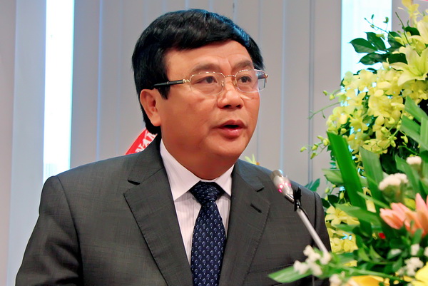 bau bo sung ong phan dinh trac nguyen xuan thang vao ban bi thu