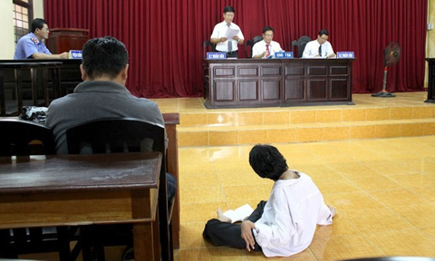 khi tinh cam mau mu bi chia cat boi nhung tranh chap dat dai
