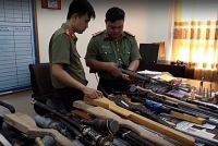 kho hang khung cua 9x buon ban sung roi dien vung ven