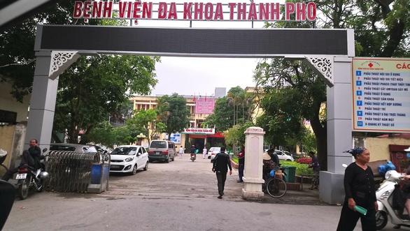 hai nhom ban chem nhau 5 nguoi nhap vien