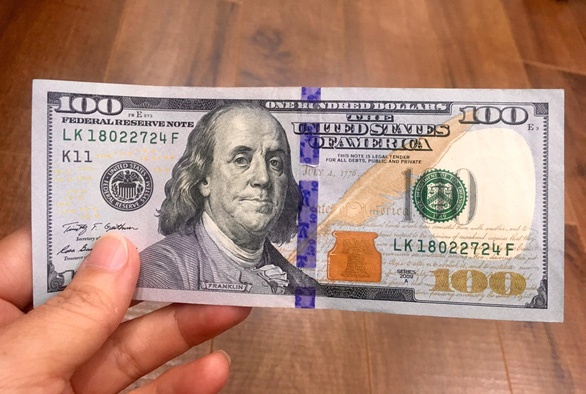doi 100 usd tai tiem vang bi phat 90 trieu dong