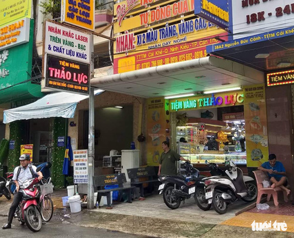 chu tiem vang bi xet nha tich thu kim cuong can nhac khoi kien