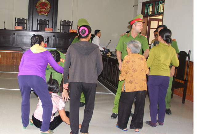nao loan phien toa xet xu tai xe xe ben nghi co tinh can chet nam sinh