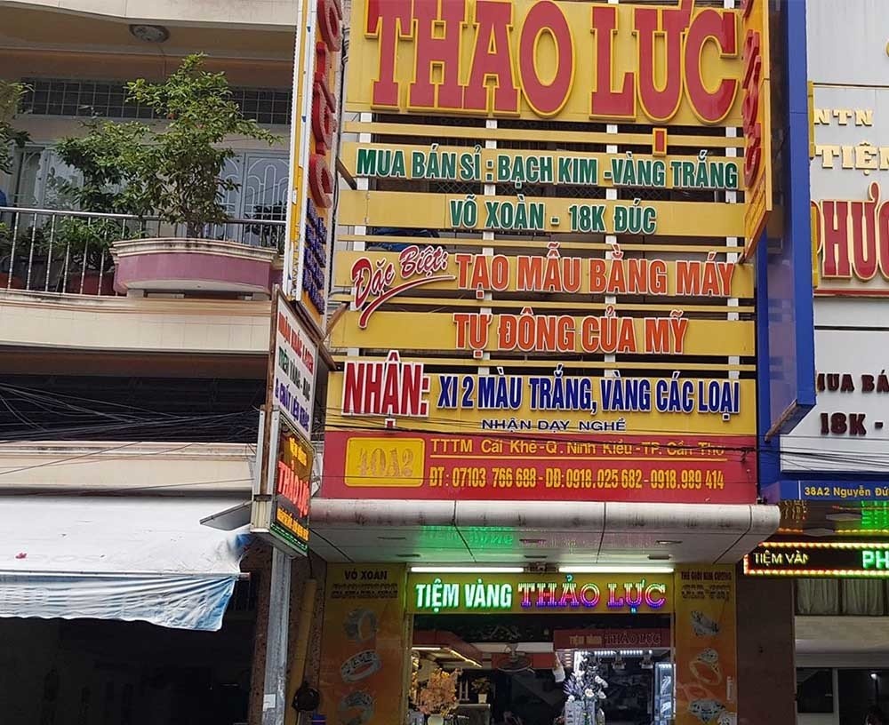 doi 100 usd bi phat 90 trieu dong 20 vien kim cuong de trong tu gia dinh khong bay ban