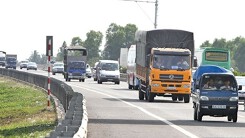 Điều khiển ô tô chạy quá tốc độ phạt bao nhiêu tiền?