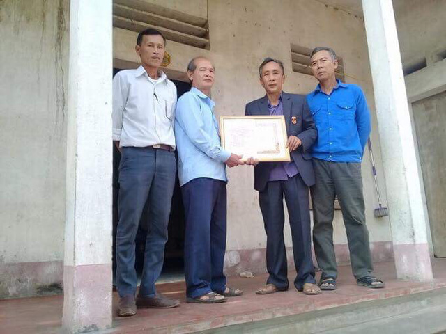 tu tu han duc long nhan huy hieu 30 nam tuoi dang