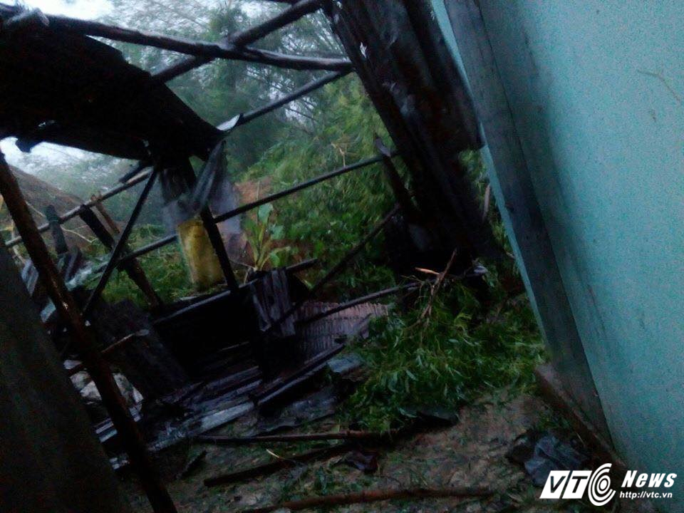 Truc tiep: Bao so 12 giat cap 15 do bo vao Phu Yen - Ninh Thuan hinh anh 1