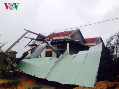 truc tiep bao so 12 giat cap 15  vao thang nha trang da co mot nguoi chet hinh 1