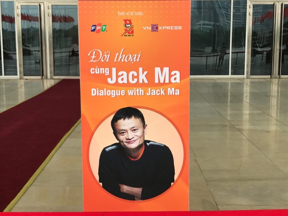 truc tiep jack ma tro chuyen voi hon 3000 sinh vien tai ha noi