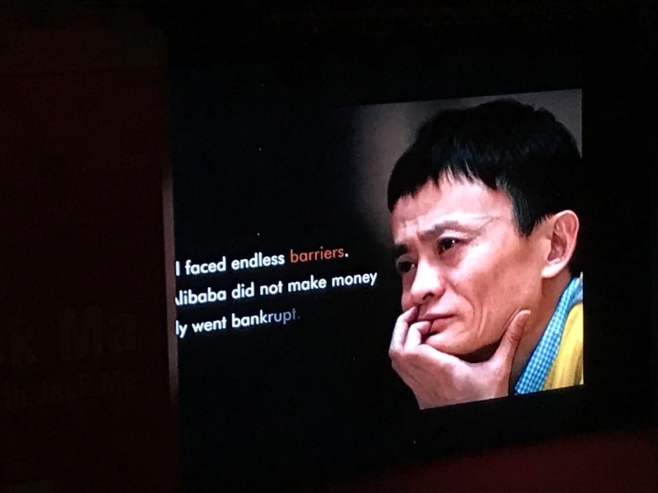 truc tiep jack ma tro chuyen voi sinh vien buoi trao doi chinh thuc bat dau