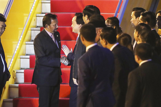 Quốc Vương Brunei lái máy bay đến Đà Nẵng dự APEC quoc vuong brunei lai may bay den da nang du apec