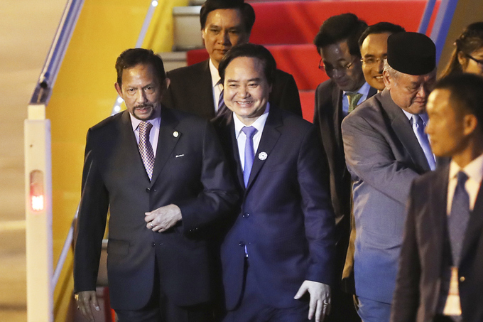 Quốc Vương Brunei lái máy bay đến Đà Nẵng dự APEC quoc vuong brunei lai may bay den da nang du apec