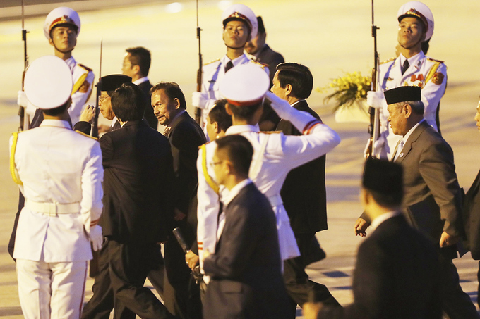 Quốc Vương Brunei lái máy bay đến Đà Nẵng dự APEC quoc vuong brunei lai may bay den da nang du apec