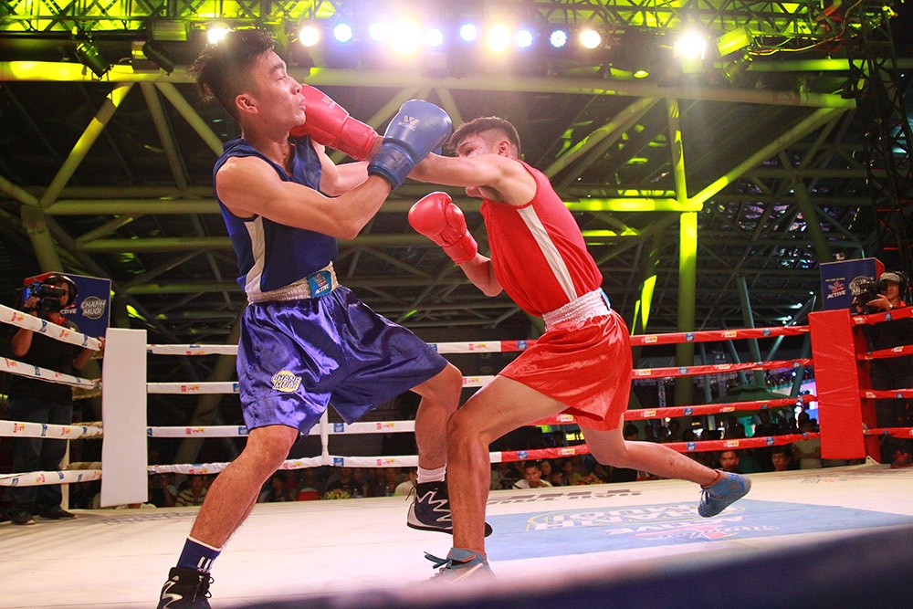 man nhan voi san dau boxing lan dau tien duoc to chuc ngoai troi