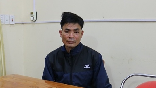 dung tro bep nhet vao mieng nan nhan cuop khuyen tai vang