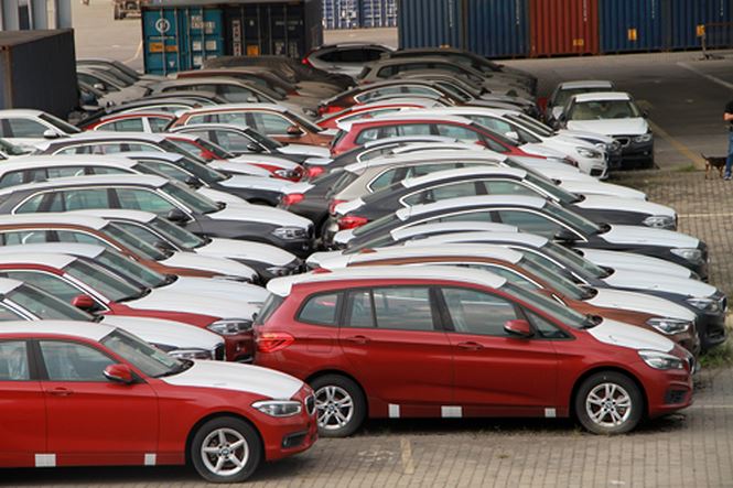 133 xe bmw buon lau cua euro auto bay gio ra sao