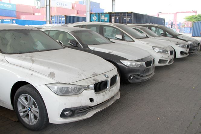 133 xe bmw buon lau cua euro auto bay gio ra sao