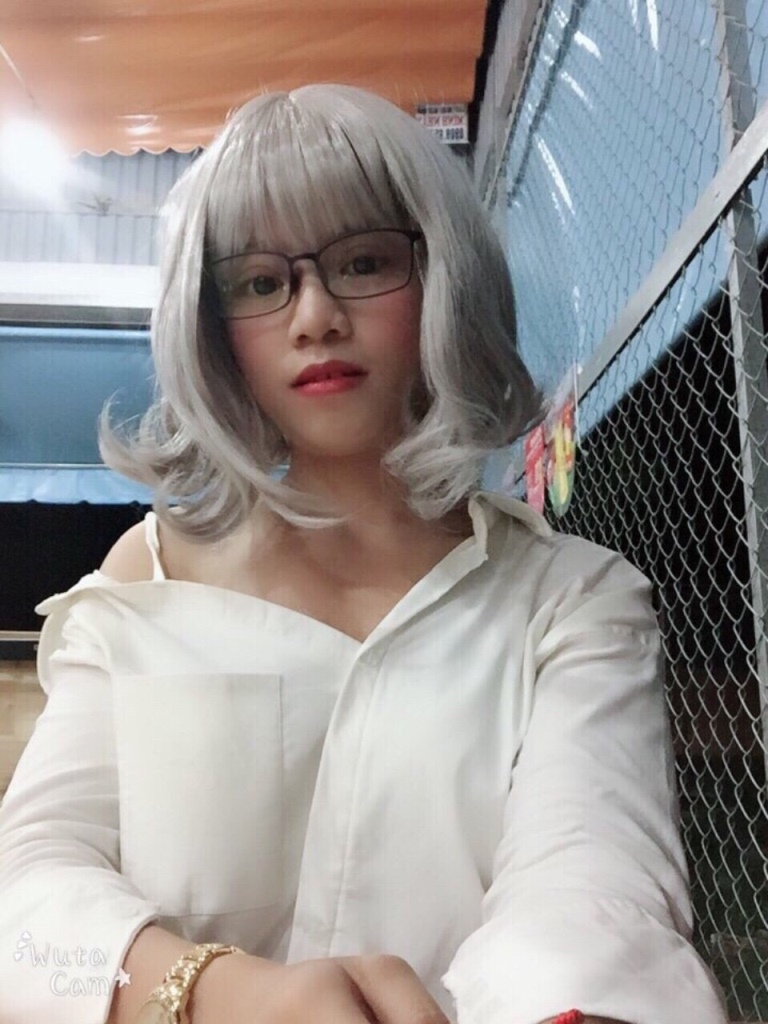 hotgirl khien nhieu quy ong o sai gon sap bay khai gi