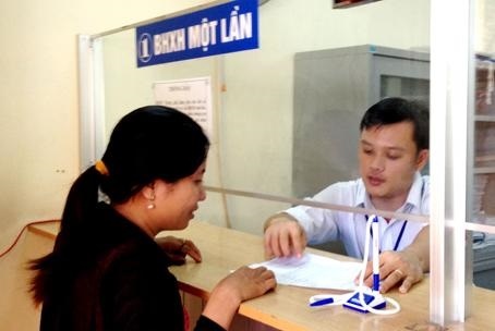 co duoc uy quyen nhan tien bhxh mot lan khong