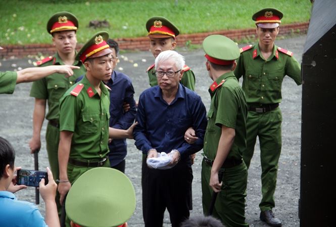 tong giam doc dongabank loi ca bo vo vao vu an ngan ti