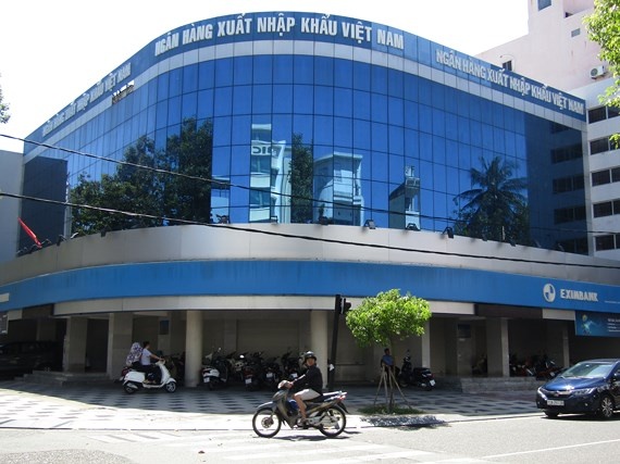 gay thiet hai gan 48 ti dong nguyen giam doc ngan hang duoc dua di chua benh tam than