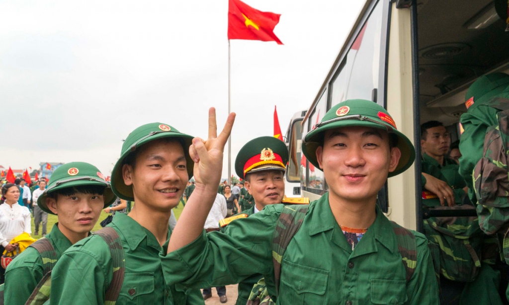 nop giay xac nhan sinh vien muon co duoc tam hoan nghia vu quan su khong