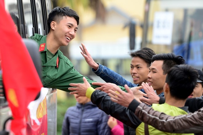 dang hoc dai hoc co phai di kham nghia vu quan su