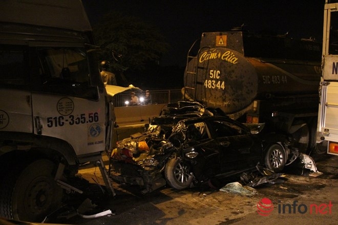 xe camry chi con la sat vun sau tai nan kinh hoang tai xe tu vong