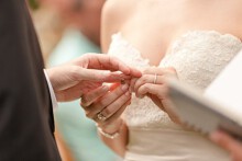 Muốn đăng ký kết hôn, cần có giấy chứng nhận 'độc thân'