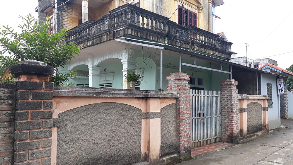 vu be 9 tuoi bi bo bao hanh cong an xa noi phai danh cho chau ngoan