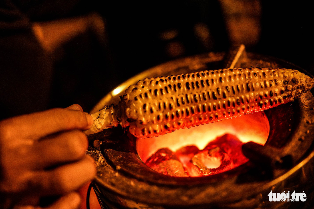 nguoi vo gia cu co ro giua dem dong ha noi