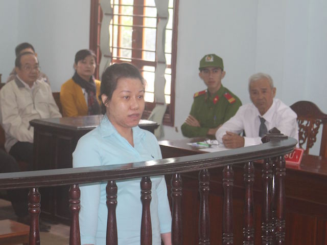 nu ke toan truong chiem doat hon 8 ty dung de mua sam va lam dep