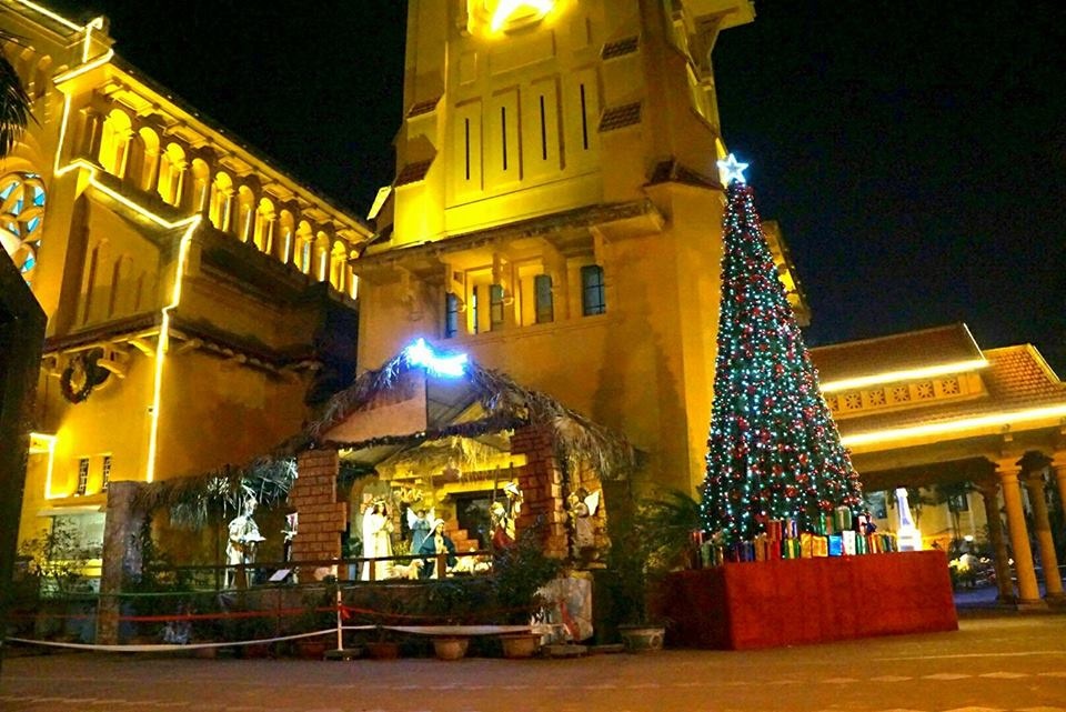 ron rang khong khi giang sinh